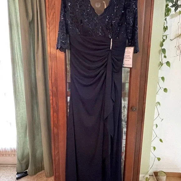 chinese dress ladies Betsy and Adam Cecelia Bateau Neckline Long Sleeves Intricate Lace Overlay  Back Zipper Closure Modern Fit Gown Dress main image 0